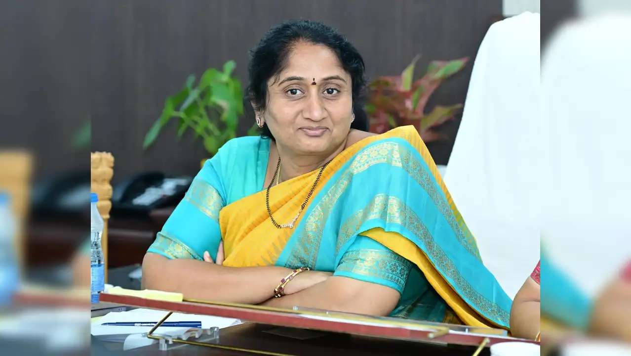 చేనేతల ఇంటింటా ఉచిత కాంతులు