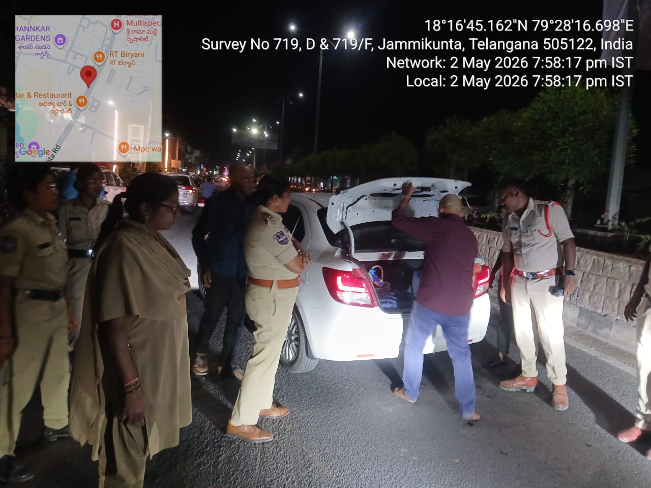 జమ్మికుంటలో వాహనాలు, లాడ్జిలపై పోలీసుల తనిఖీలు