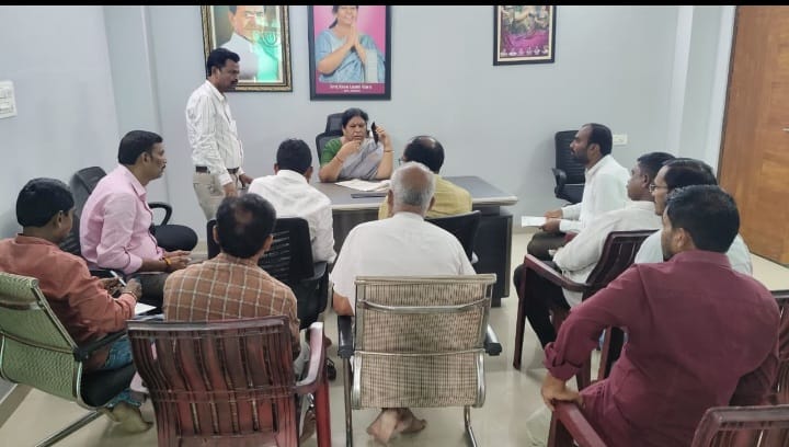 రెబ్బెనలో 70 ఏళ్లుగా నివాసం ఉంటున్న 250 కుటుంబాలకు పట్టాలివ్వాలి